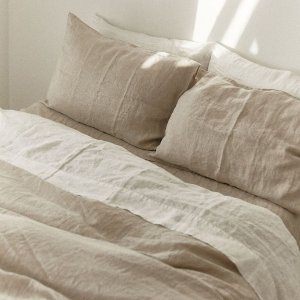 Linen bedsheet
