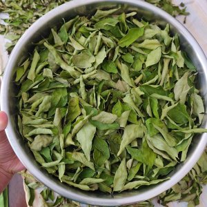 Dehydrated Curry Leaves